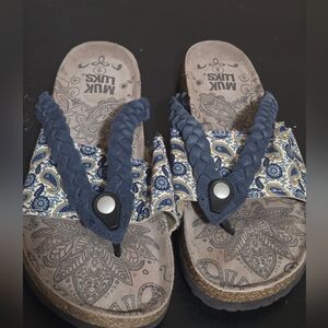 Muk Luks Women’s Sandals Size 8 Braided Cork Footbed